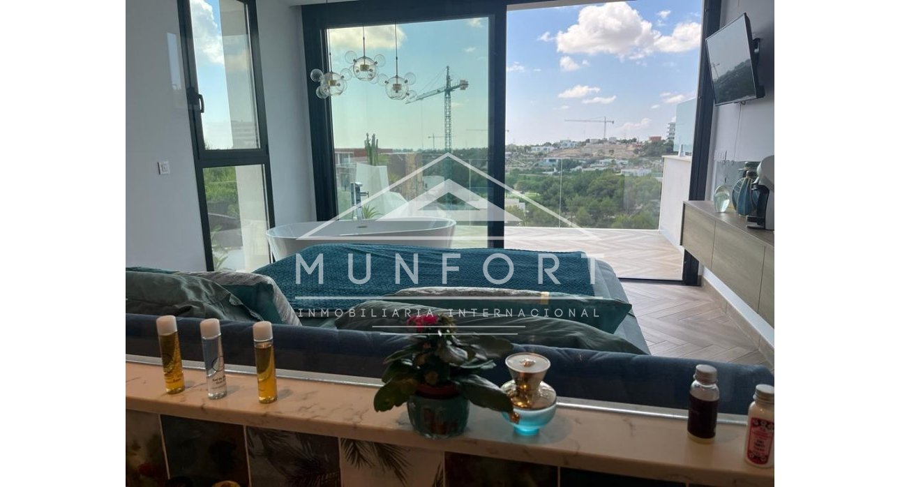 Herverkoop - Luxe villa's -
Orihuela Costa - Las Colinas Golf