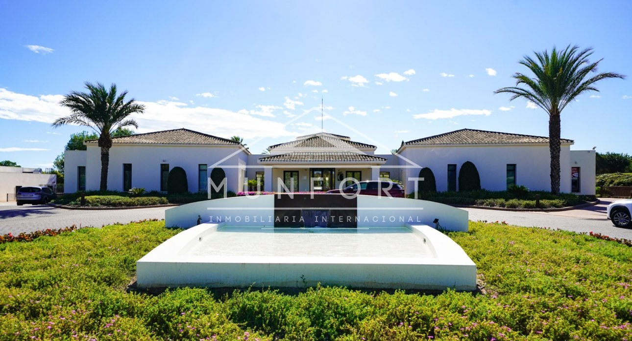 Herverkoop - Luxe villa's -
Orihuela Costa - Las Colinas Golf