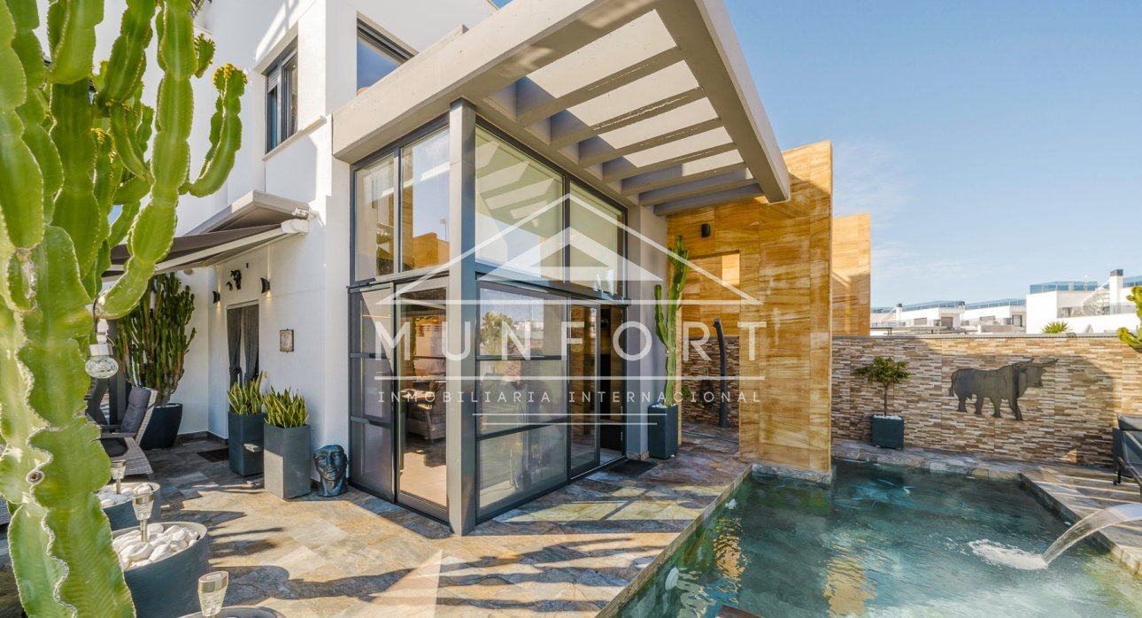 Herverkoop - Luxe villa's -
Orihuela Costa - Lomas de Cabo Roig