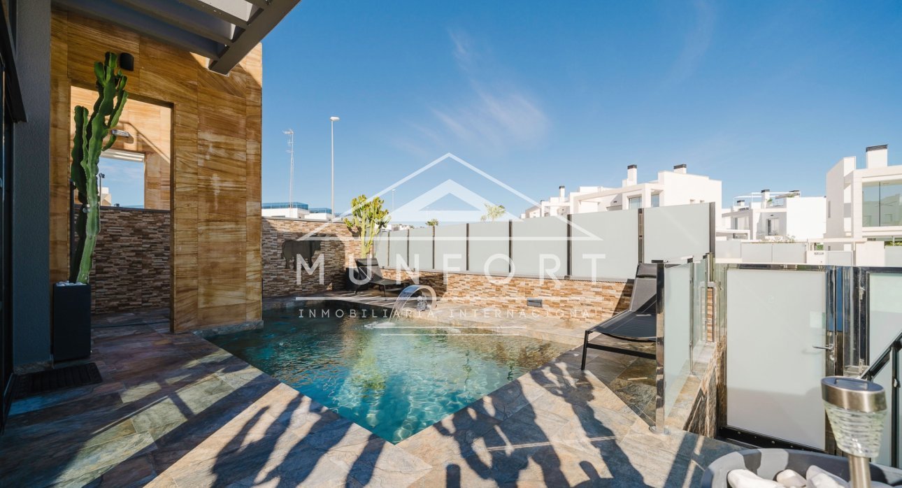 Herverkoop - Luxe villa's -
Orihuela Costa - Lomas de Cabo Roig