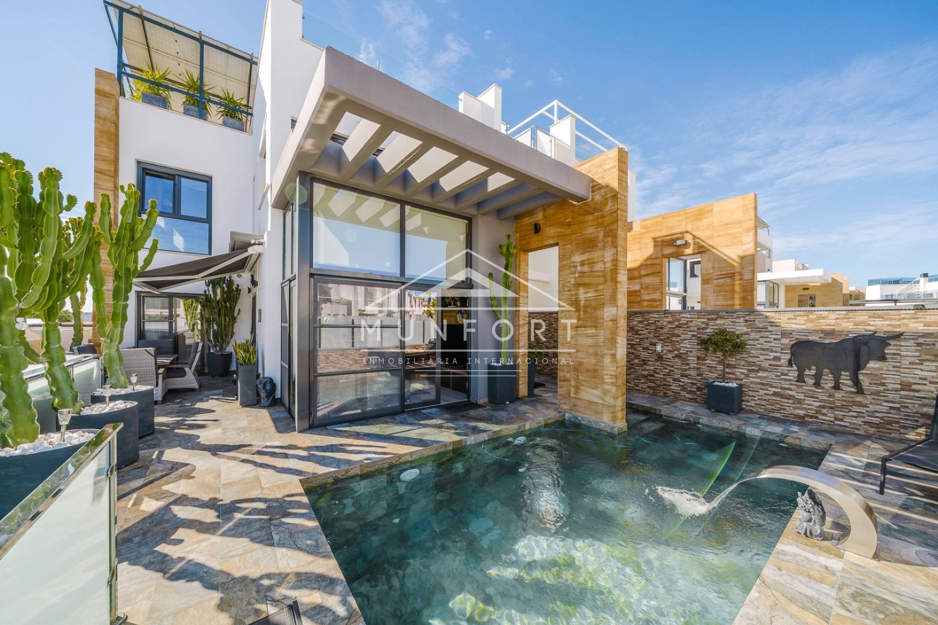 Herverkoop - Luxe villa's -
Orihuela Costa - Lomas de Cabo Roig