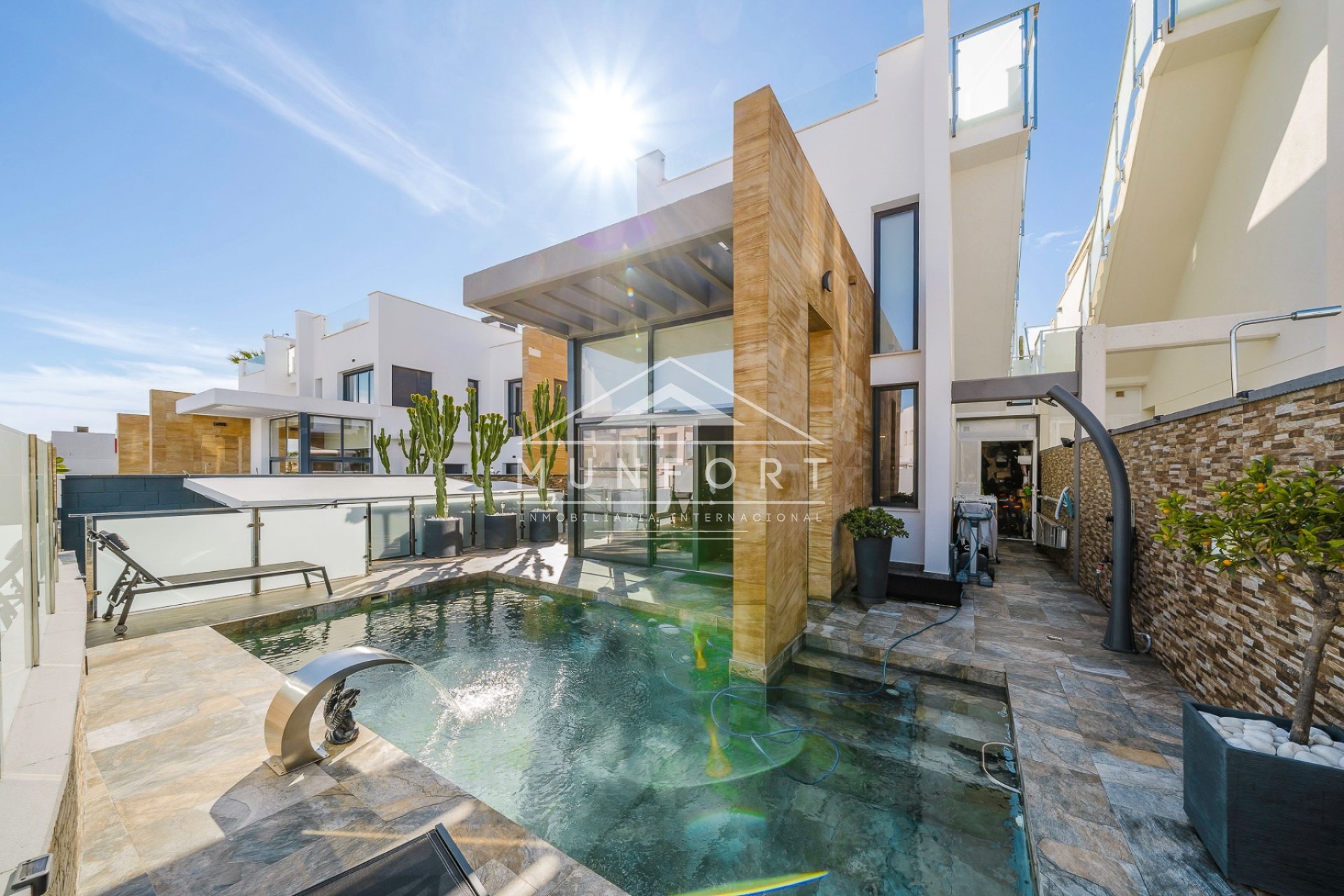 Herverkoop - Luxe villa's -
Orihuela Costa - Lomas de Cabo Roig