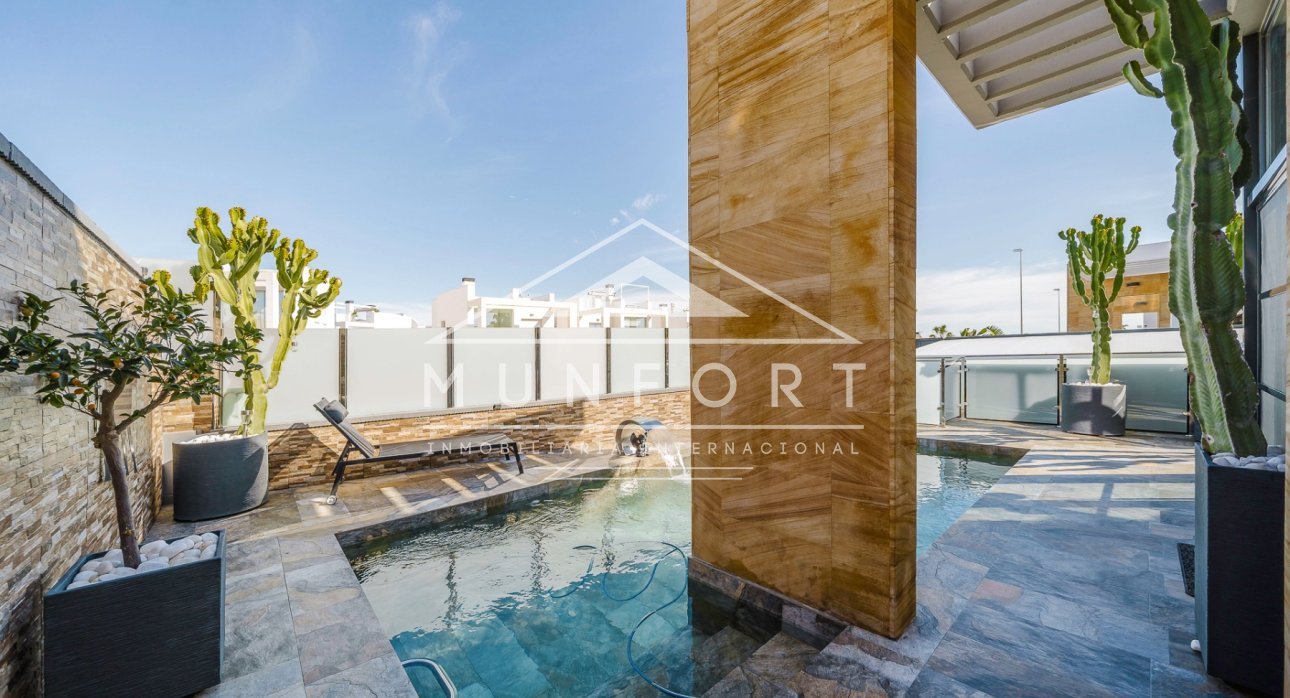 Herverkoop - Luxe villa's -
Orihuela Costa - Lomas de Cabo Roig