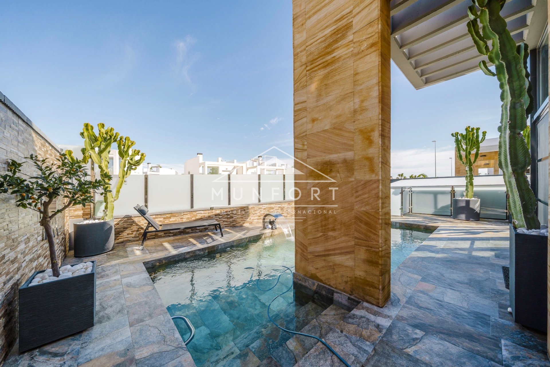 Herverkoop - Luxe villa's -
Orihuela Costa - Lomas de Cabo Roig