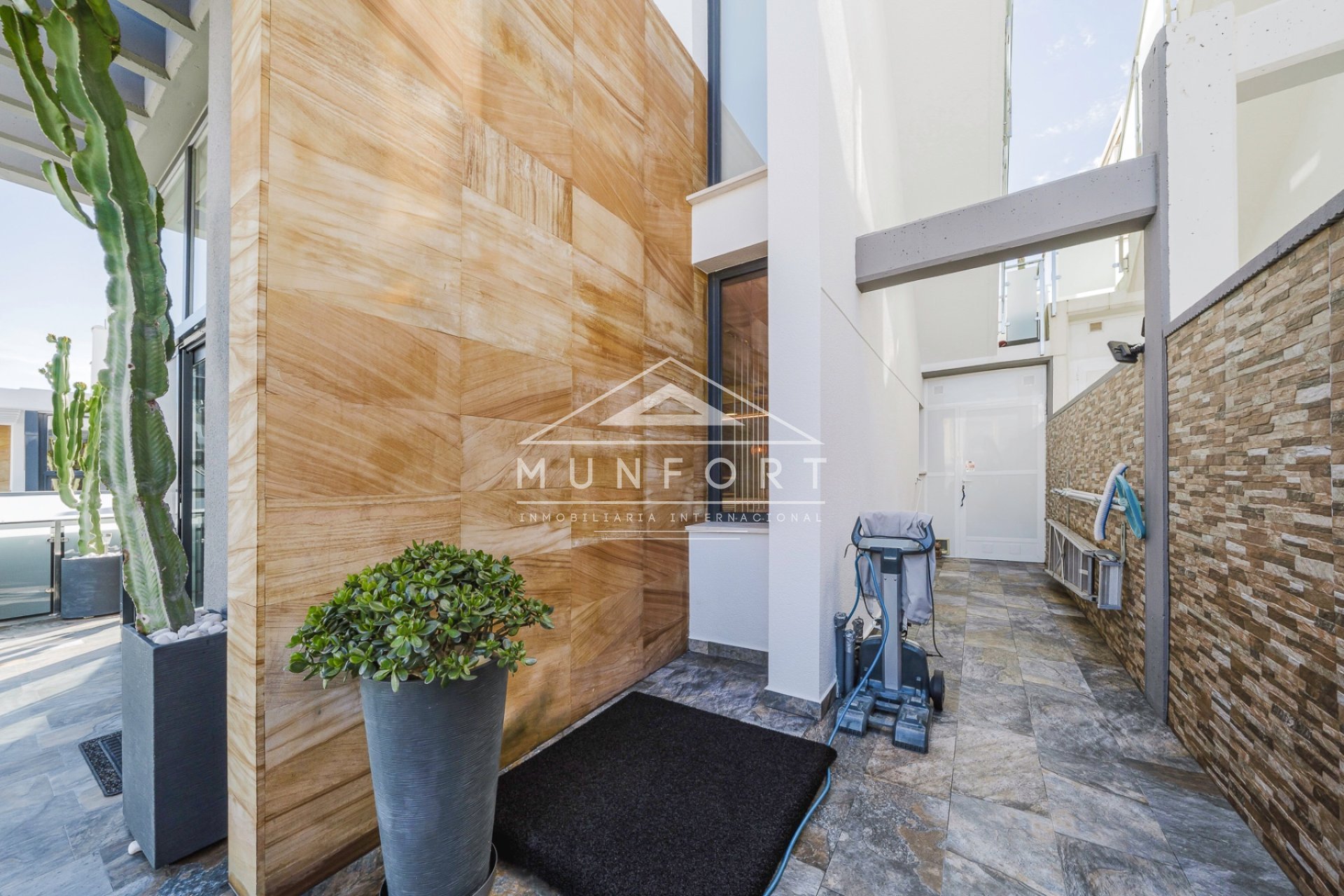 Herverkoop - Luxe villa's -
Orihuela Costa - Lomas de Cabo Roig