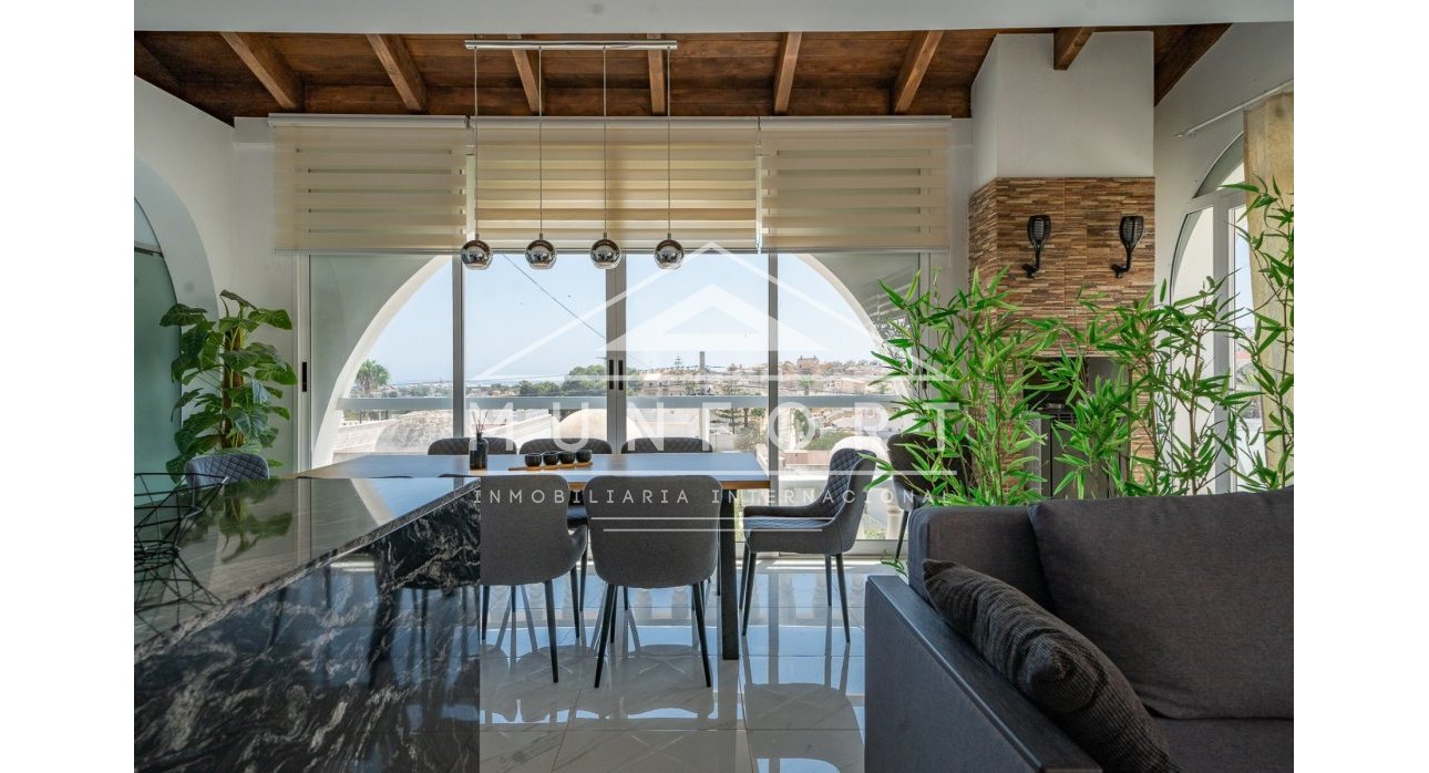 Herverkoop - Luxe villa's -
Orihuela Costa - Villamartín