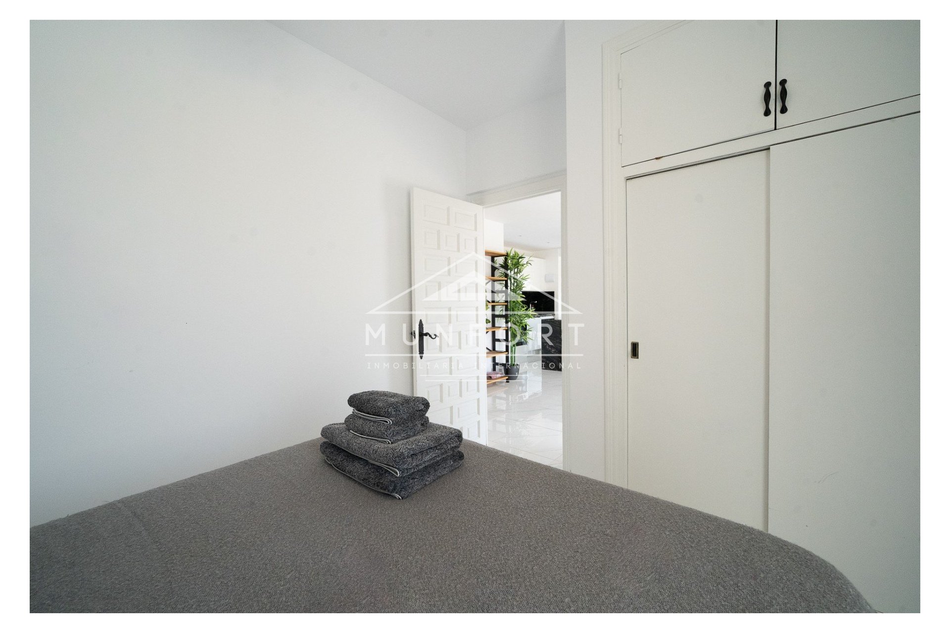 Herverkoop - Luxe villa's -
Orihuela Costa - Villamartín