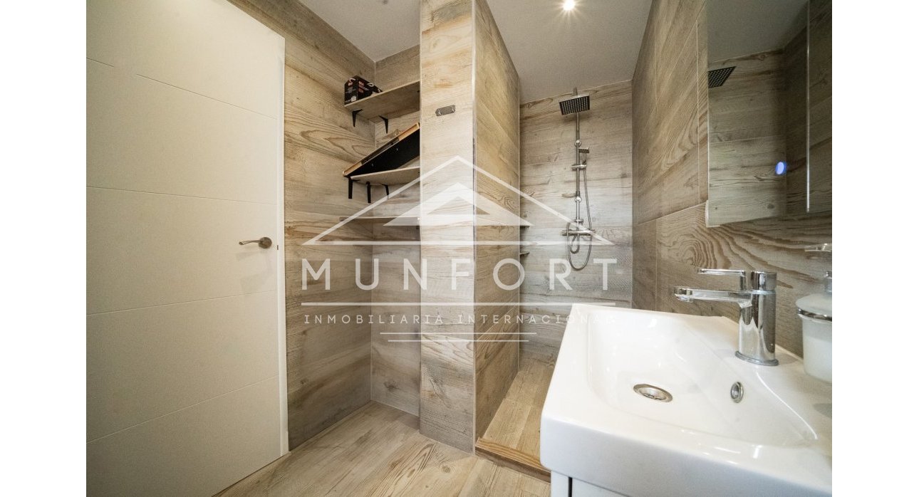 Herverkoop - Luxe villa's -
Orihuela Costa - Villamartín