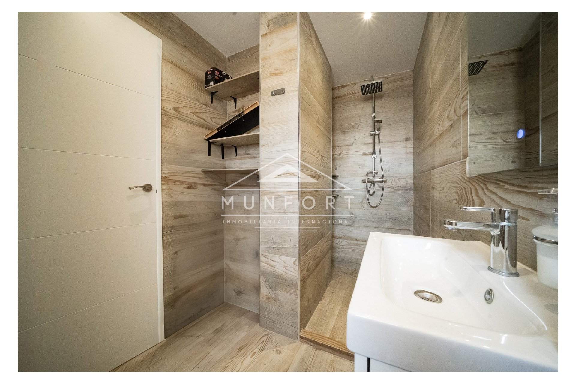 Herverkoop - Luxe villa's -
Orihuela Costa - Villamartín