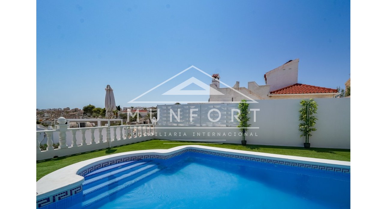 Herverkoop - Luxe villa's -
Orihuela Costa - Villamartín
