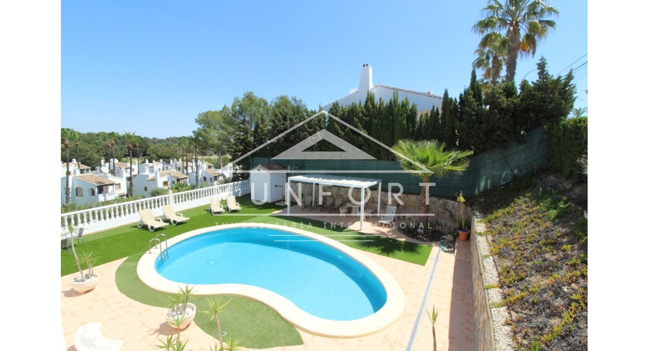 Herverkoop - Luxe villa's -
Orihuela Costa - Villamartin