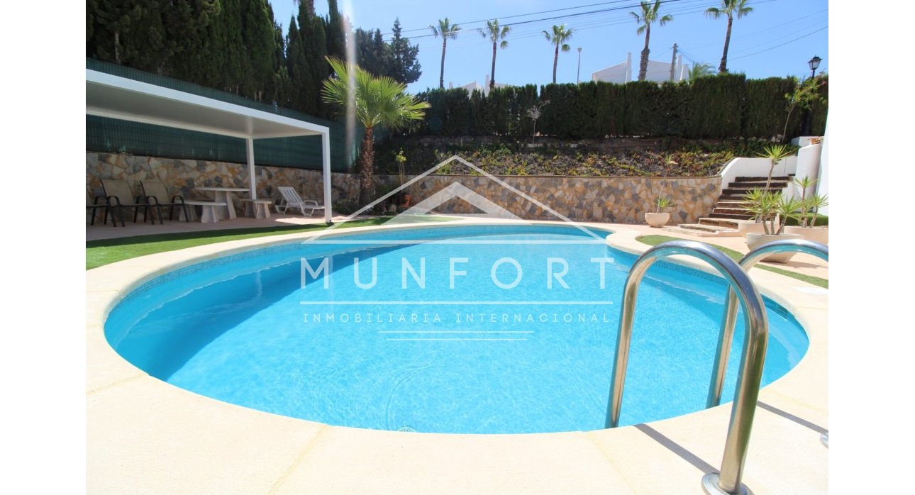 Herverkoop - Luxe villa's -
Orihuela Costa - Villamartin