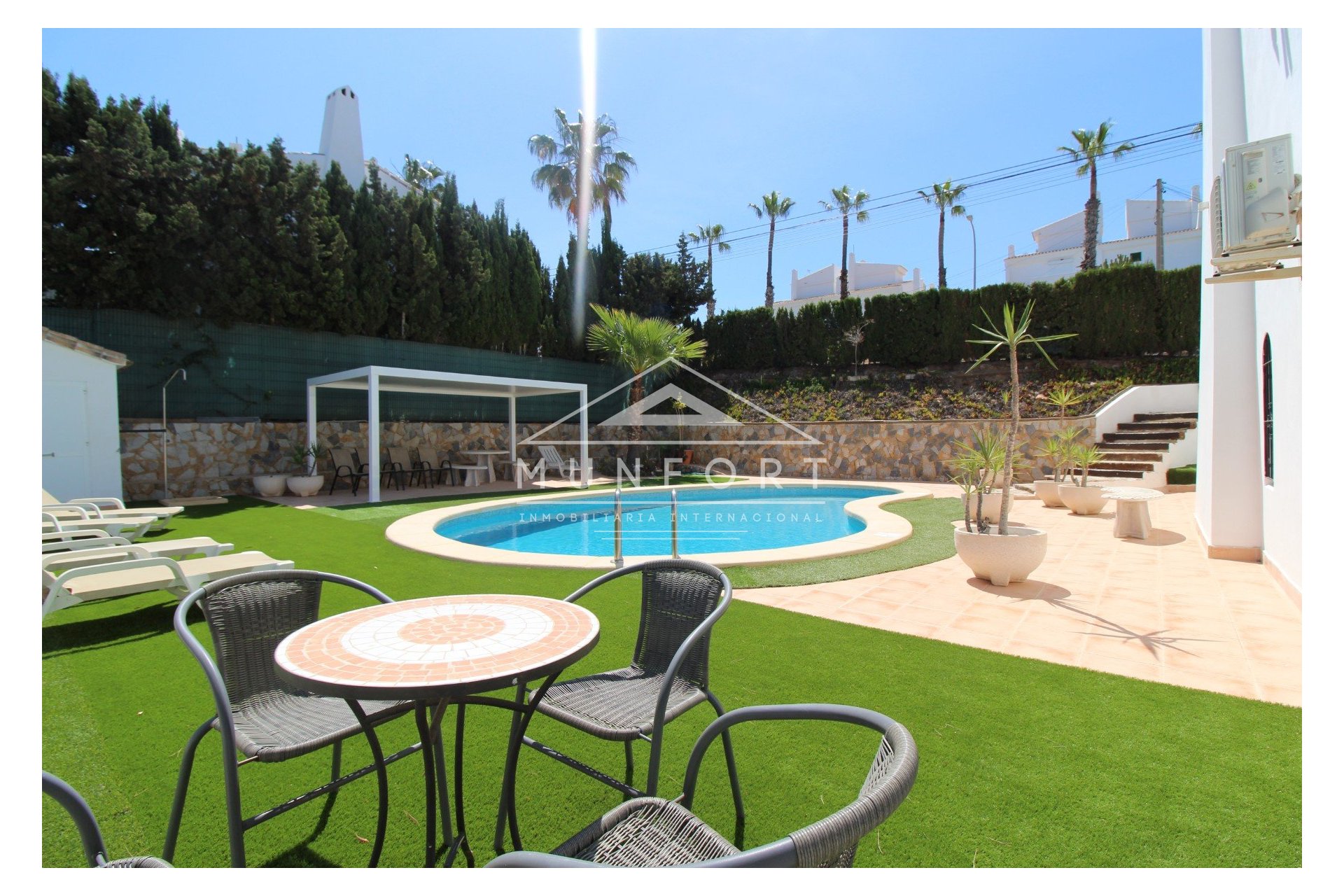 Herverkoop - Luxe villa's -
Orihuela Costa - Villamartin