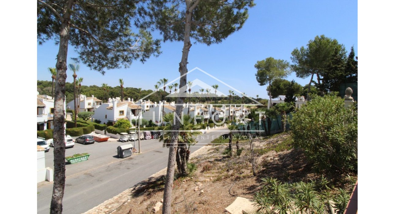 Herverkoop - Luxe villa's -
Orihuela Costa - Villamartin