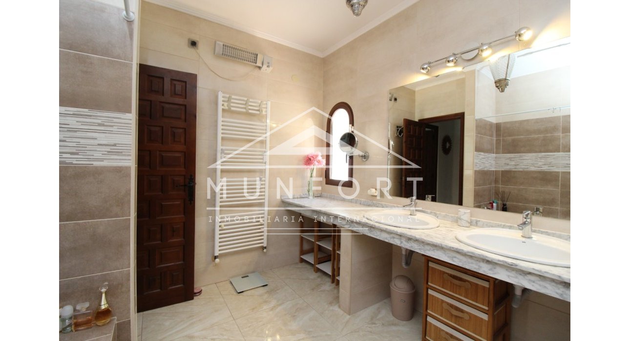 Herverkoop - Luxe villa's -
Orihuela Costa - Villamartin