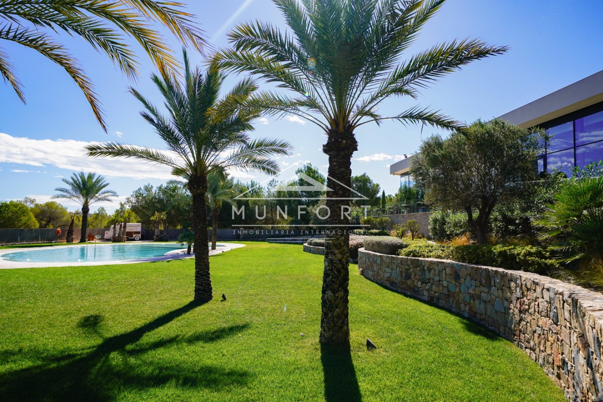 Herverkoop - Luxe villa's -
Orihuela Costa