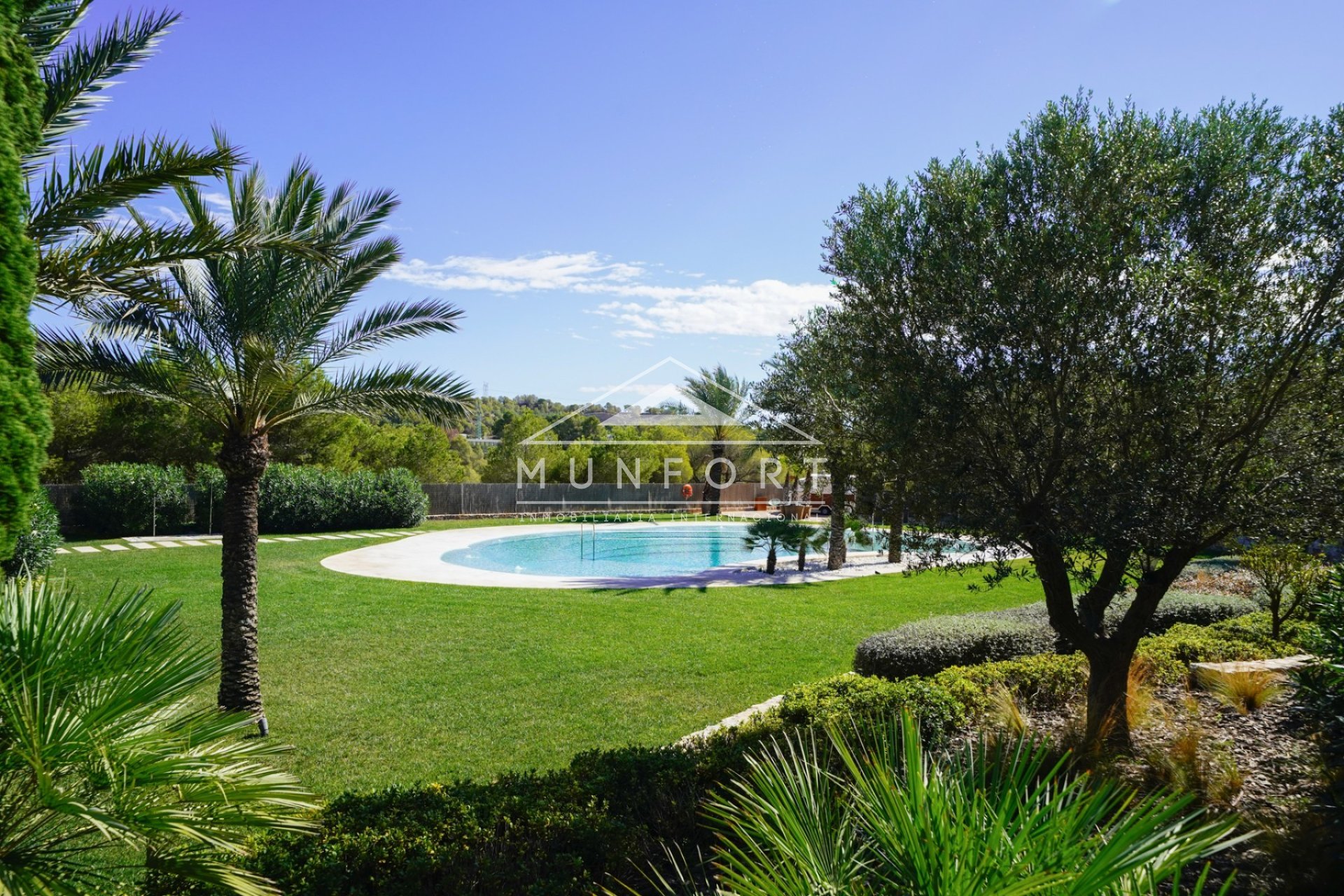 Herverkoop - Luxe villa's -
Orihuela Costa