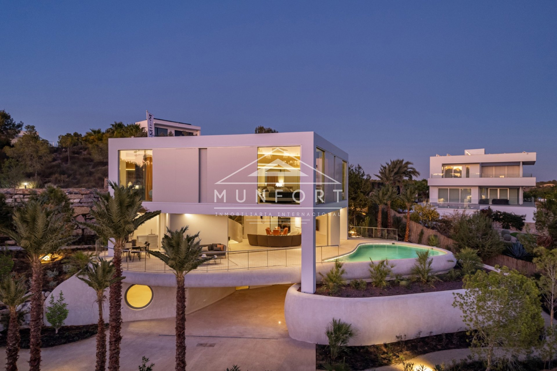 Herverkoop - Luxe villa's -
Orihuela Costa