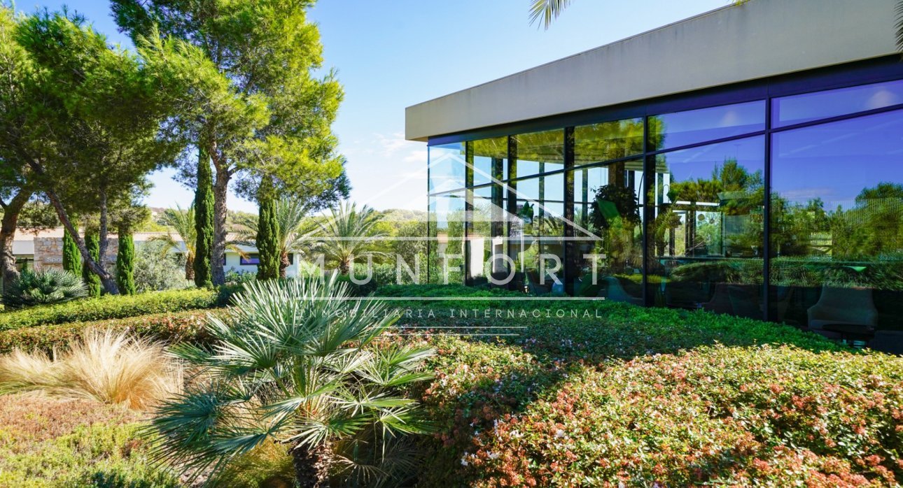 Herverkoop - Luxe villa's -
Orihuela Costa