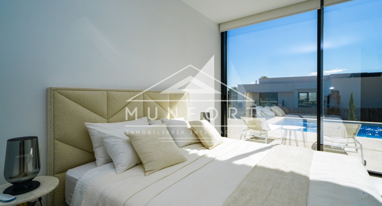 Herverkoop - Luxe villa's -
Orihuela Costa