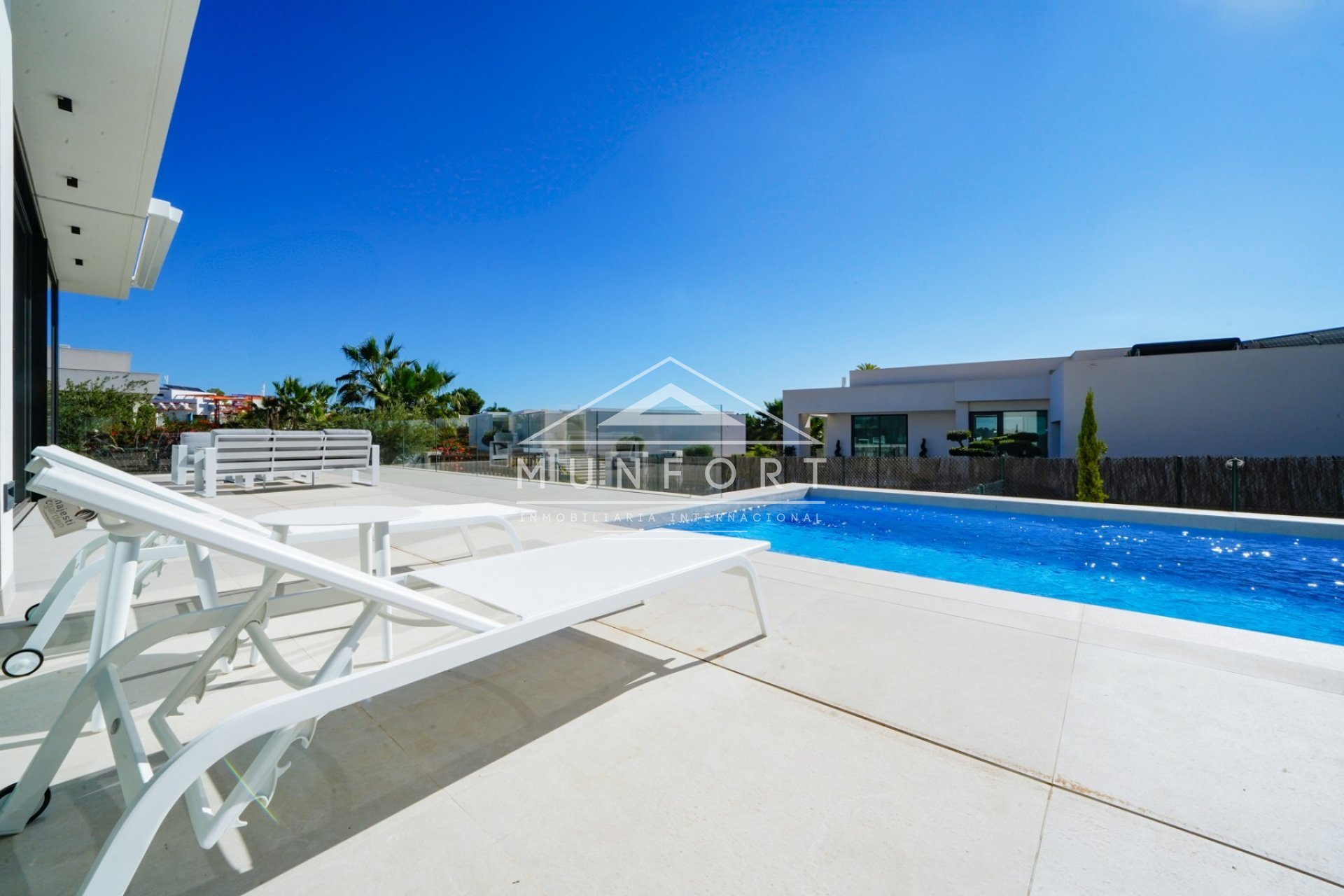 Herverkoop - Luxe villa's -
Orihuela Costa