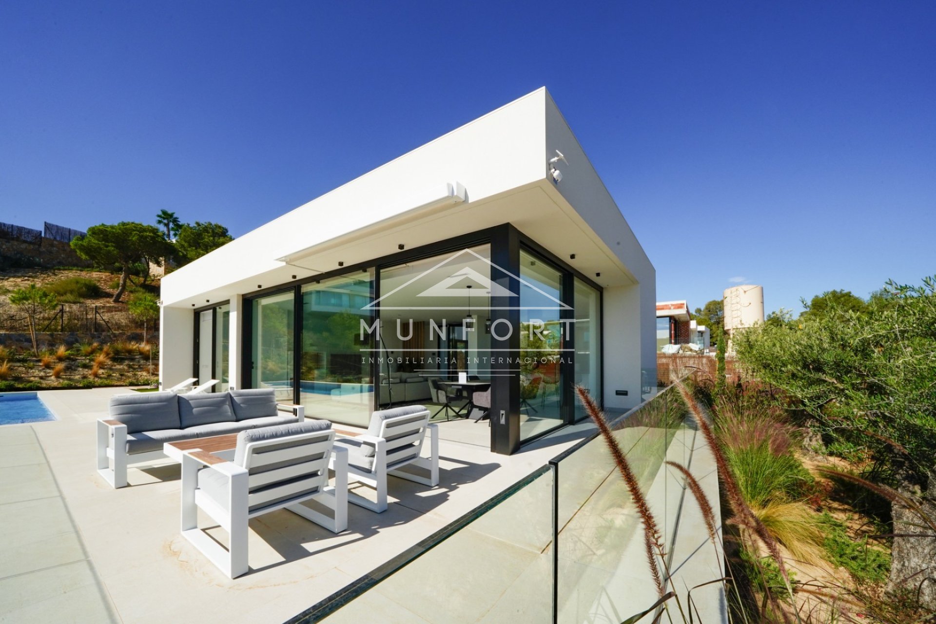 Herverkoop - Luxe villa's -
Orihuela Costa