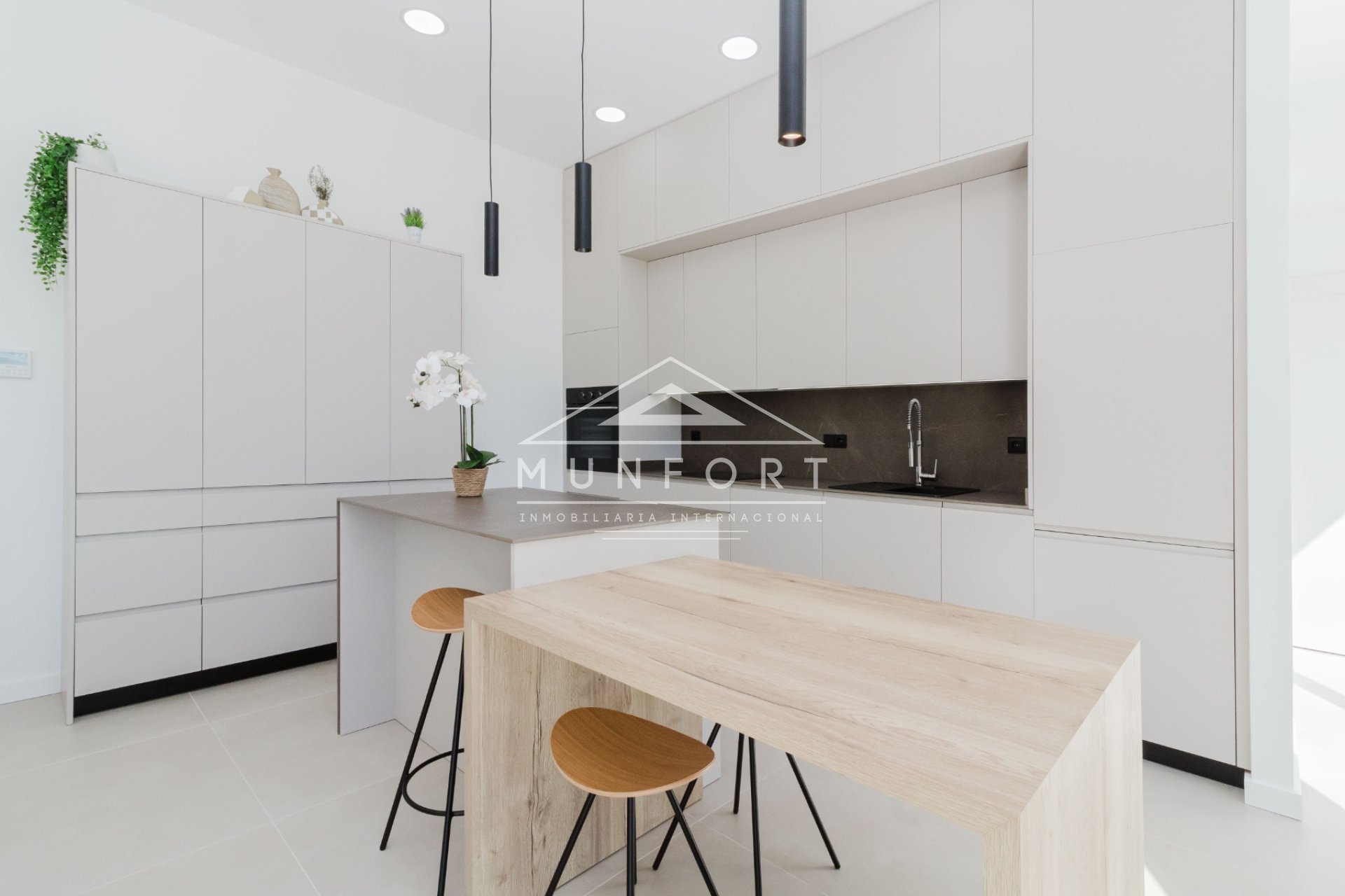 Herverkoop - Luxe villa's -
Pilar de la Horadada - Pinar de Campoverde