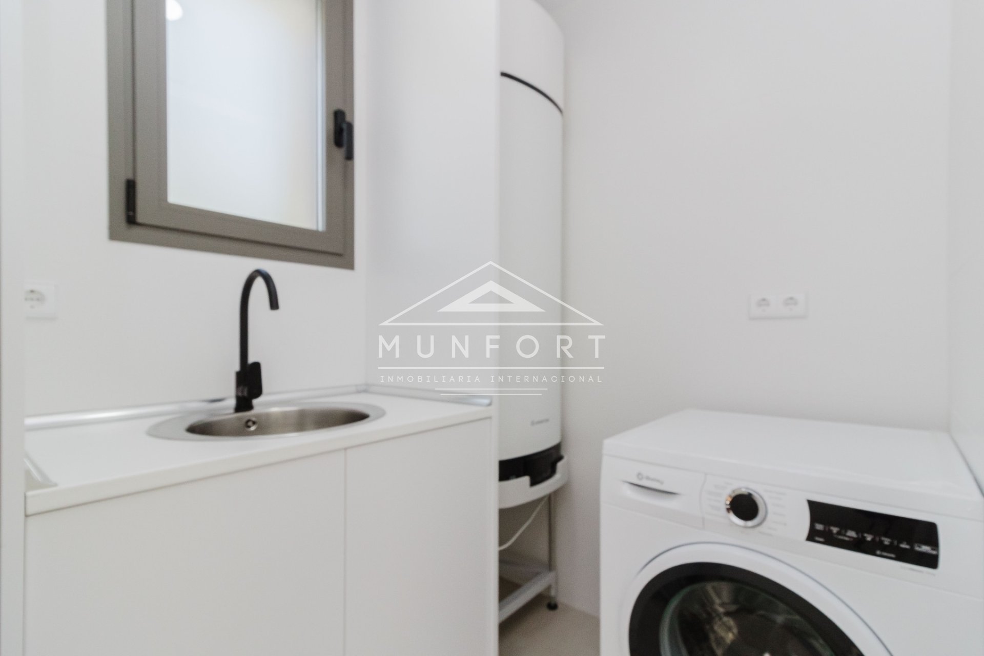 Herverkoop - Luxe villa's -
Pilar de la Horadada - Pinar de Campoverde