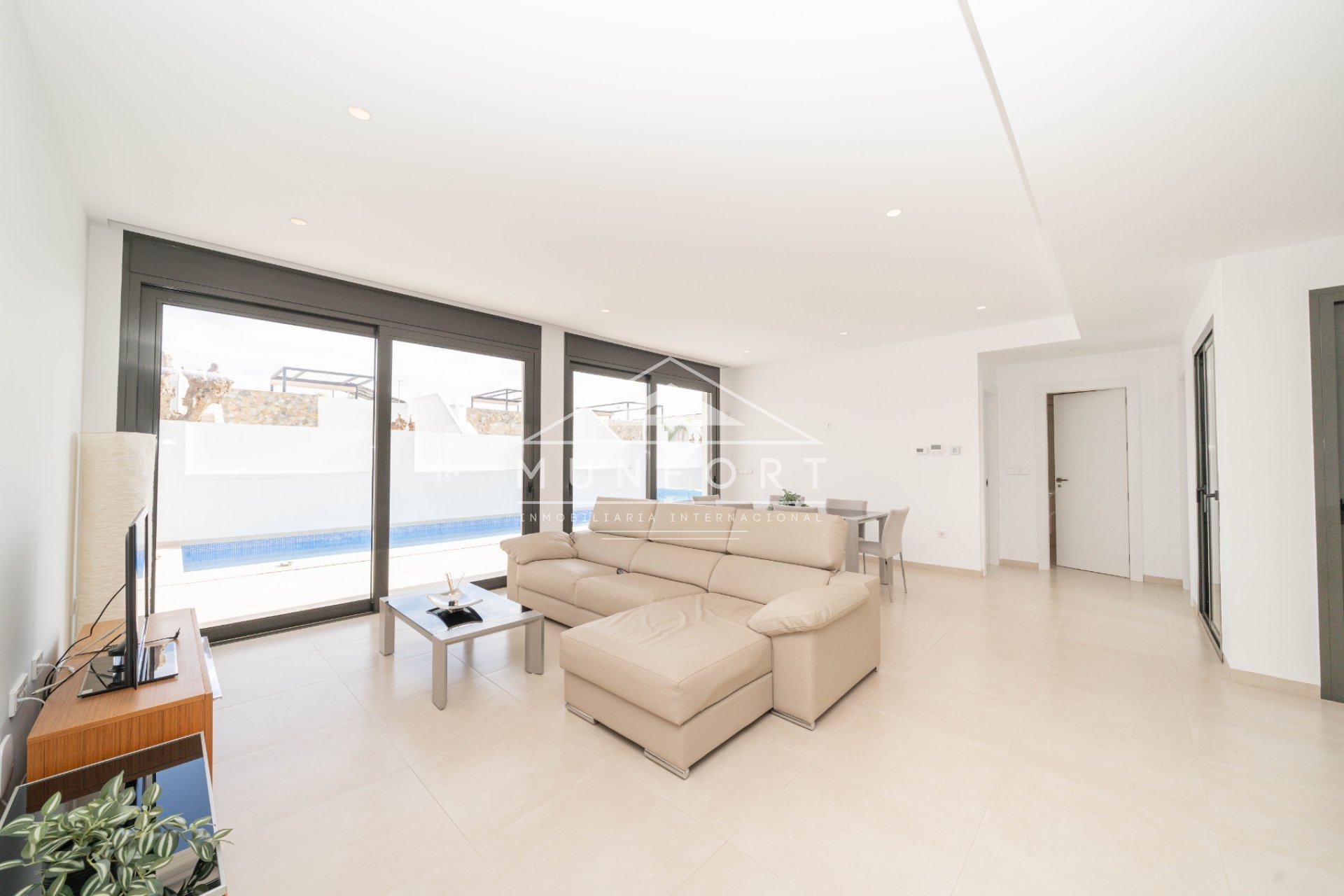 Herverkoop - Luxe villa's -
Pilar de la Horadada