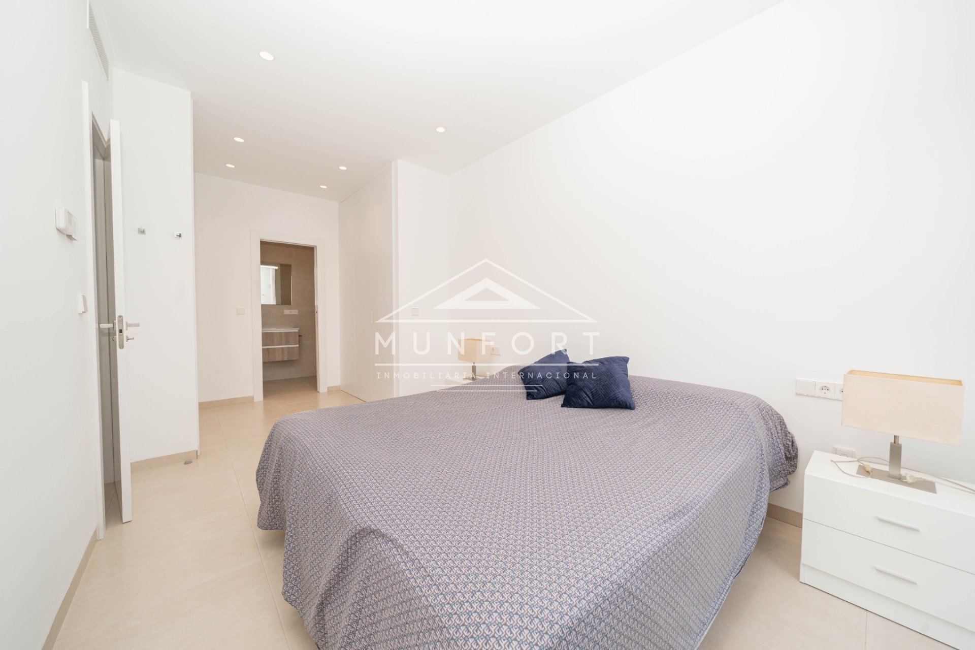 Herverkoop - Luxe villa's -
Pilar de la Horadada