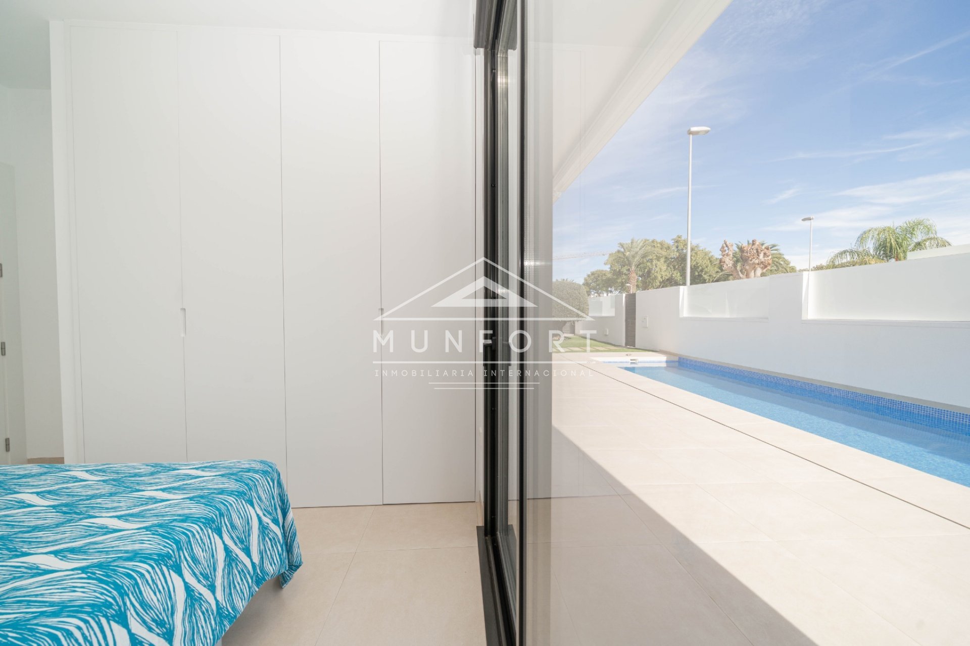 Herverkoop - Luxe villa's -
Pilar de la Horadada