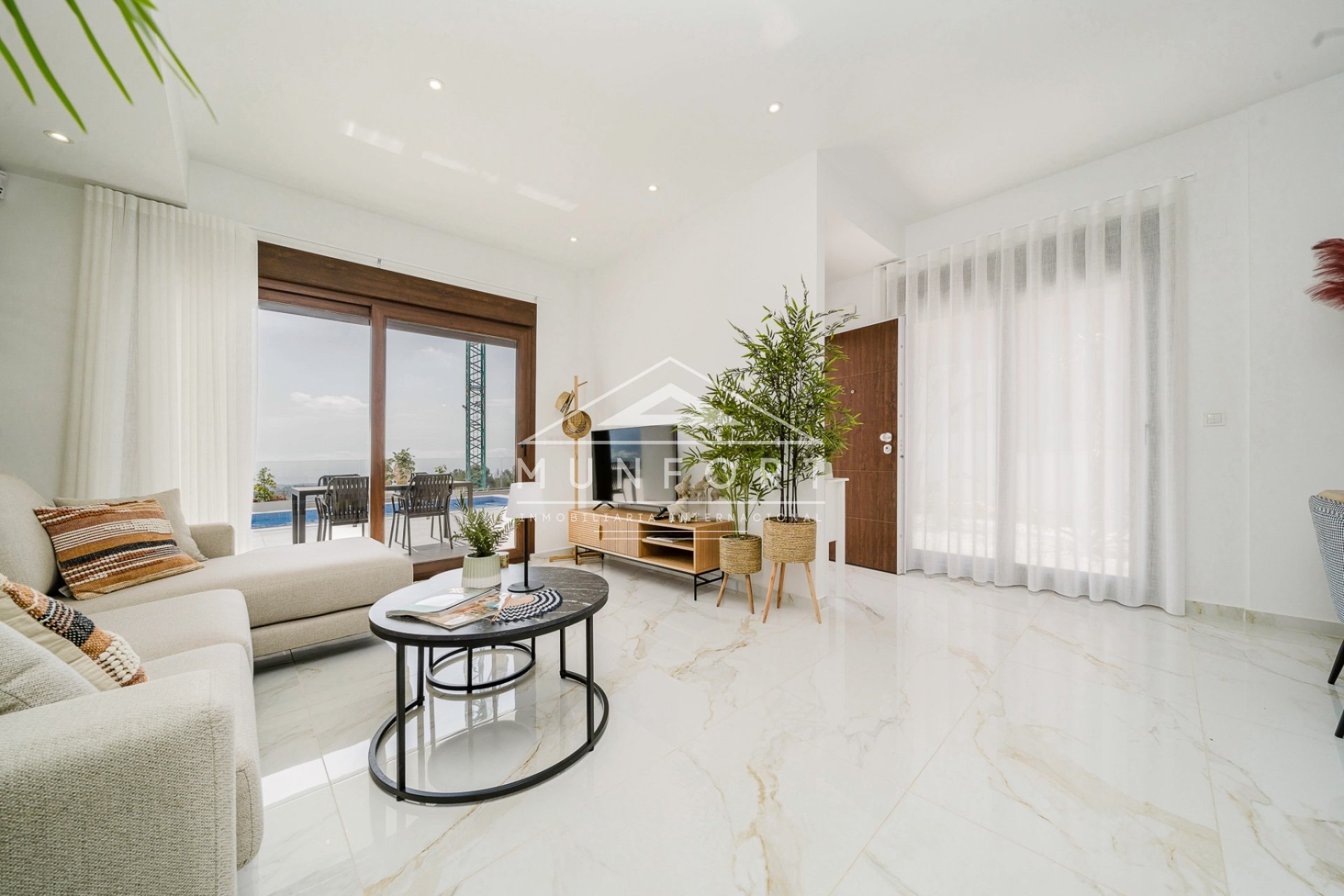 Herverkoop - Luxe villa's -
Polop de La Marina 