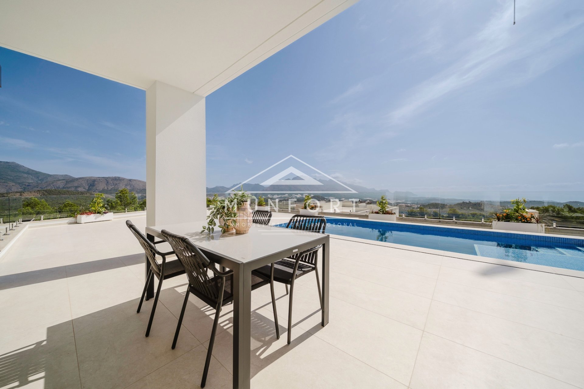 Herverkoop - Luxe villa's -
Polop de La Marina 