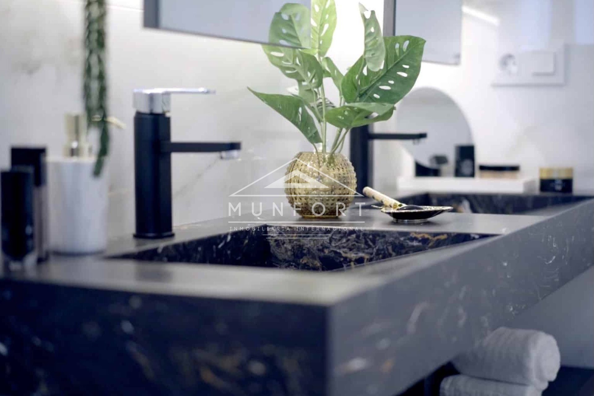 Herverkoop - Luxe villa's -
Rojales - Ciudad Quesada