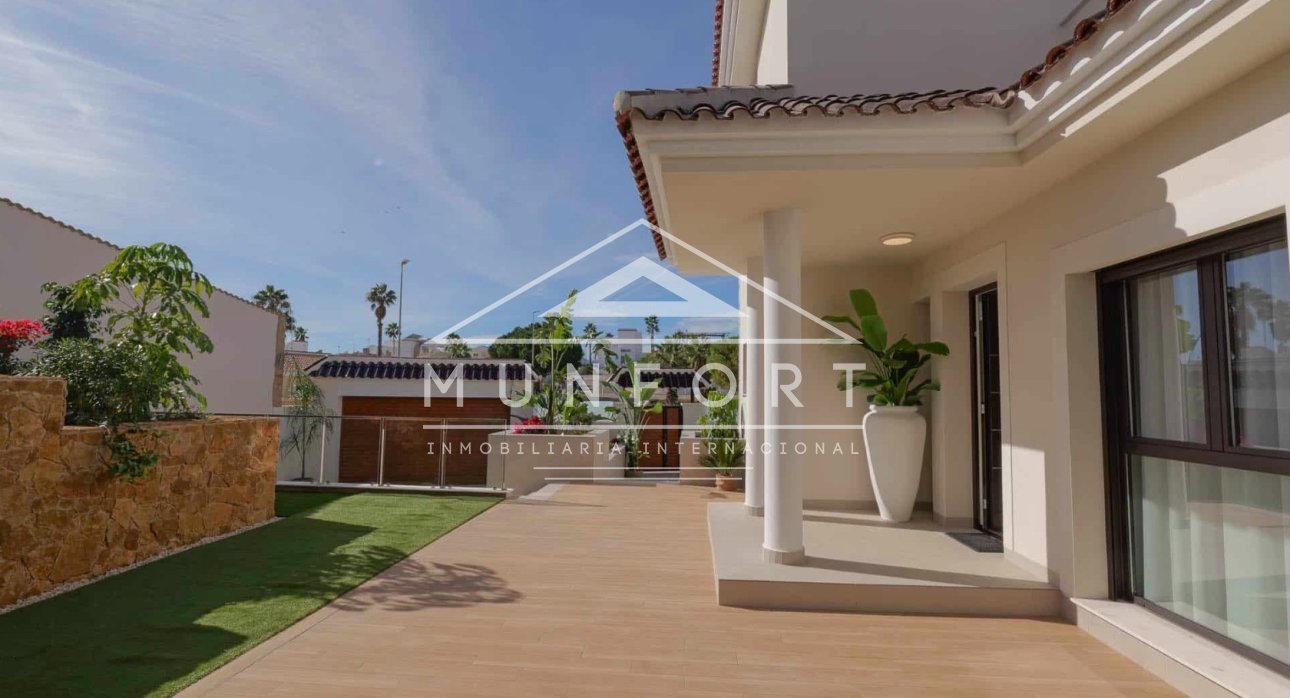 Herverkoop - Luxe villa's -
Rojales - Ciudad Quesada