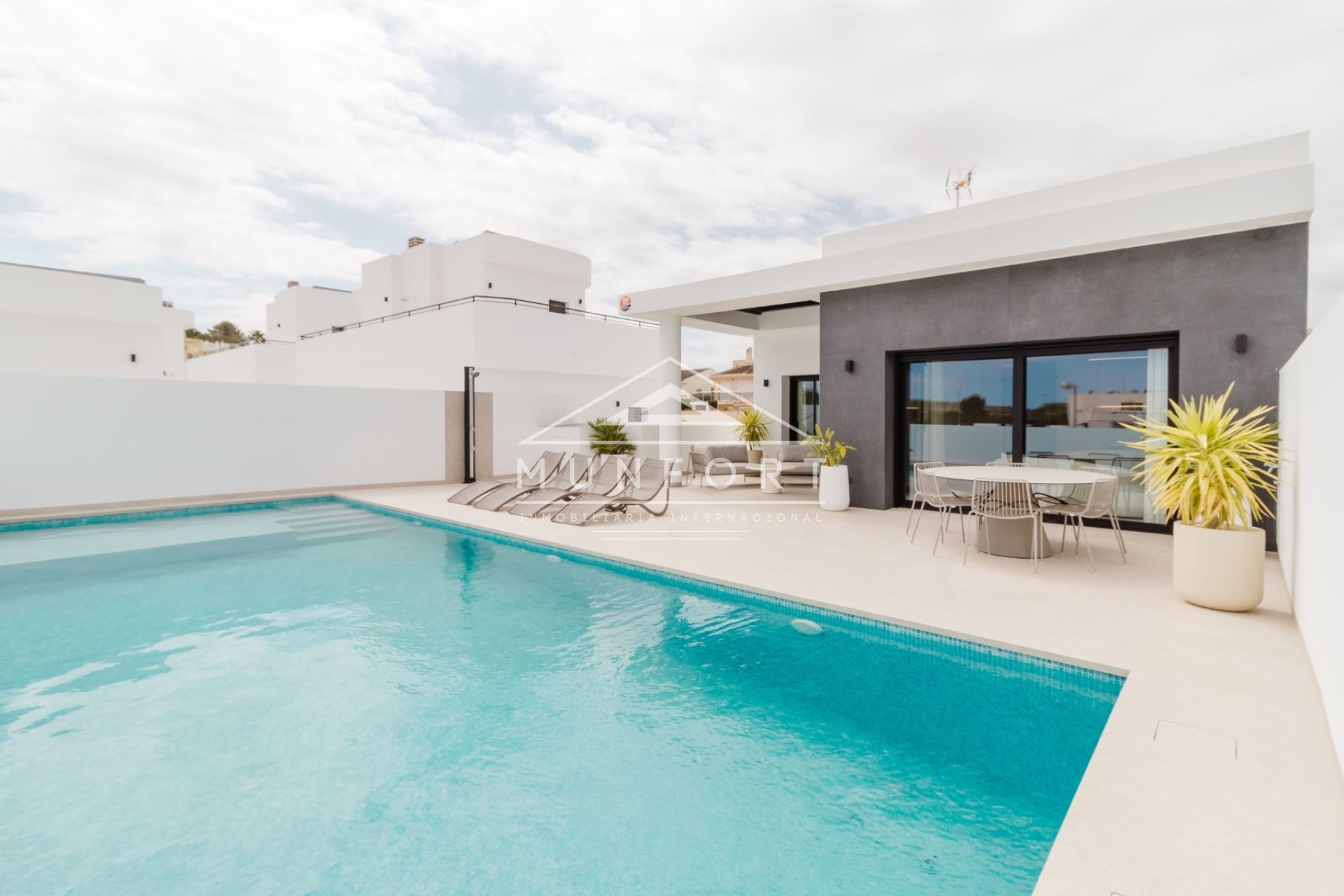 Herverkoop - Luxe villa's -
Rojales - Ciudad Quesada