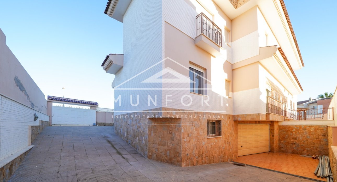 Herverkoop - Luxe villa's -
San Javier