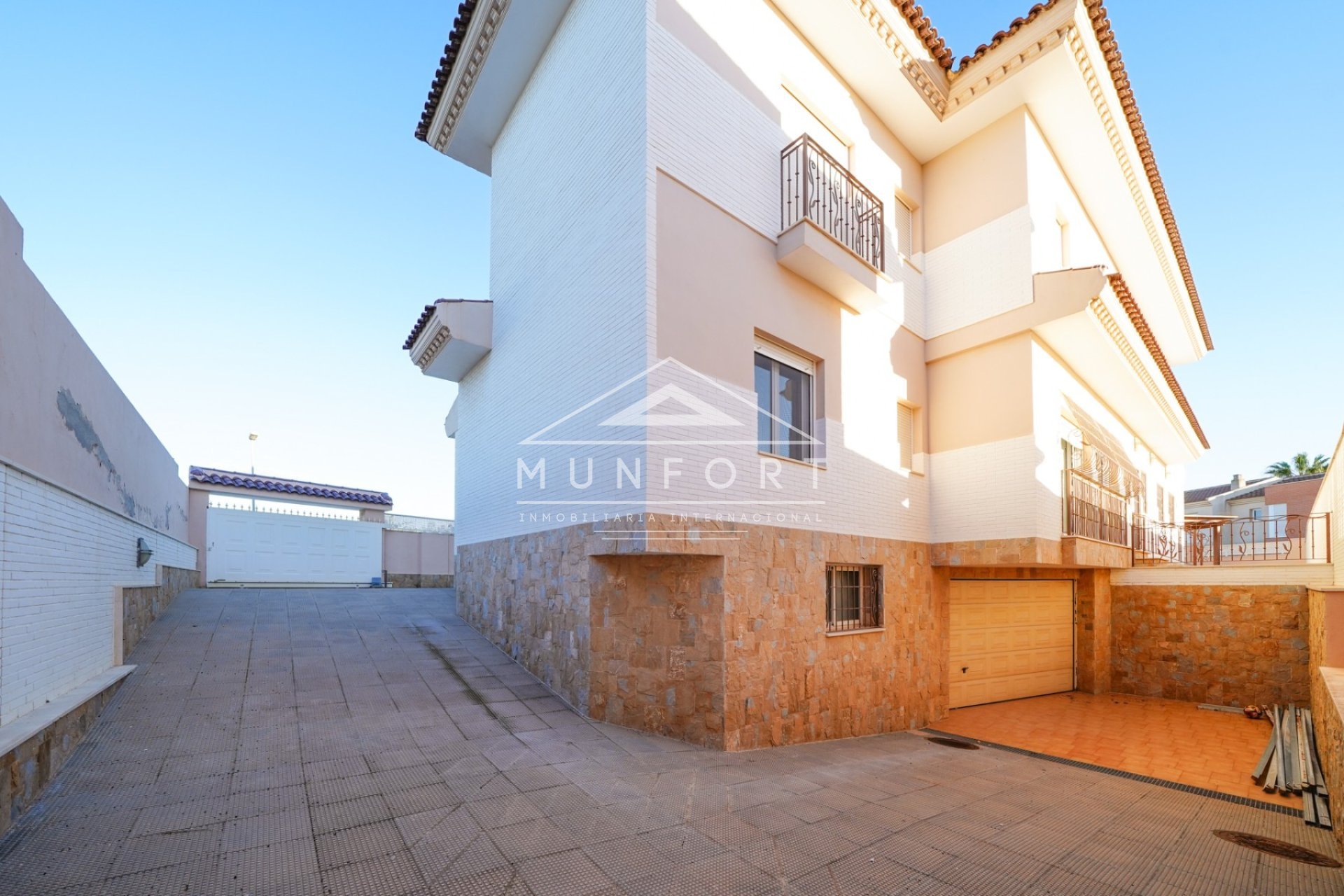 Herverkoop - Luxe villa's -
San Javier