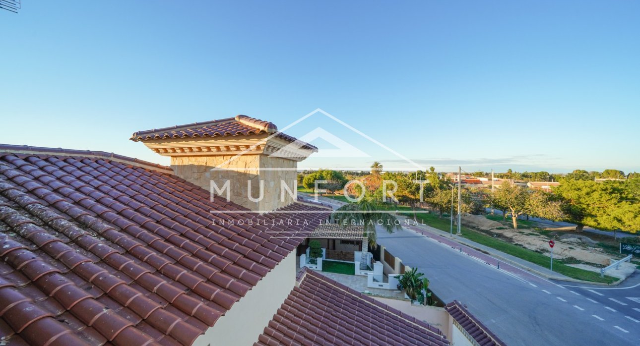 Herverkoop - Luxe villa's -
San Javier