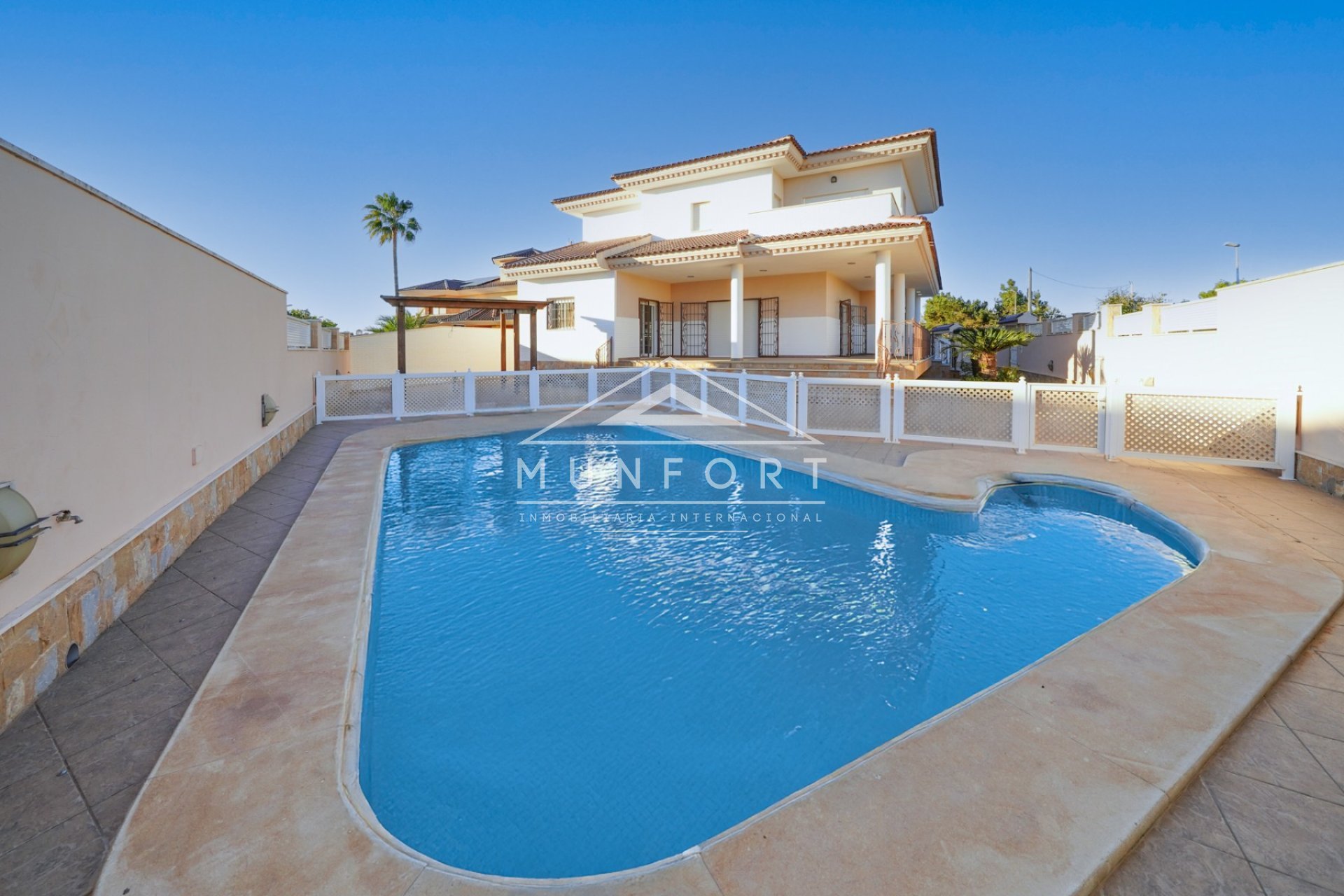 Herverkoop - Luxe villa's -
San Javier