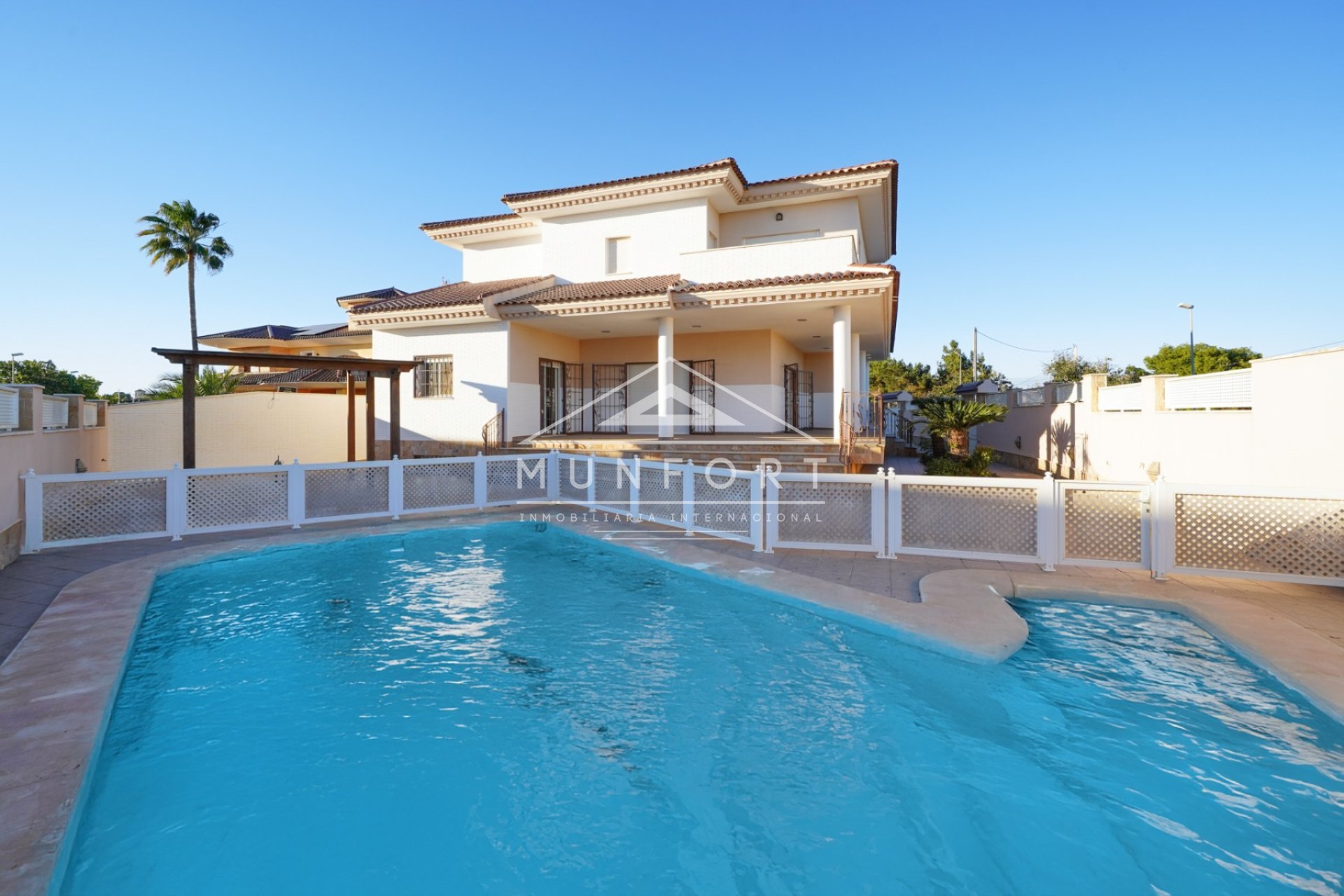 Herverkoop - Luxe villa's -
San Javier