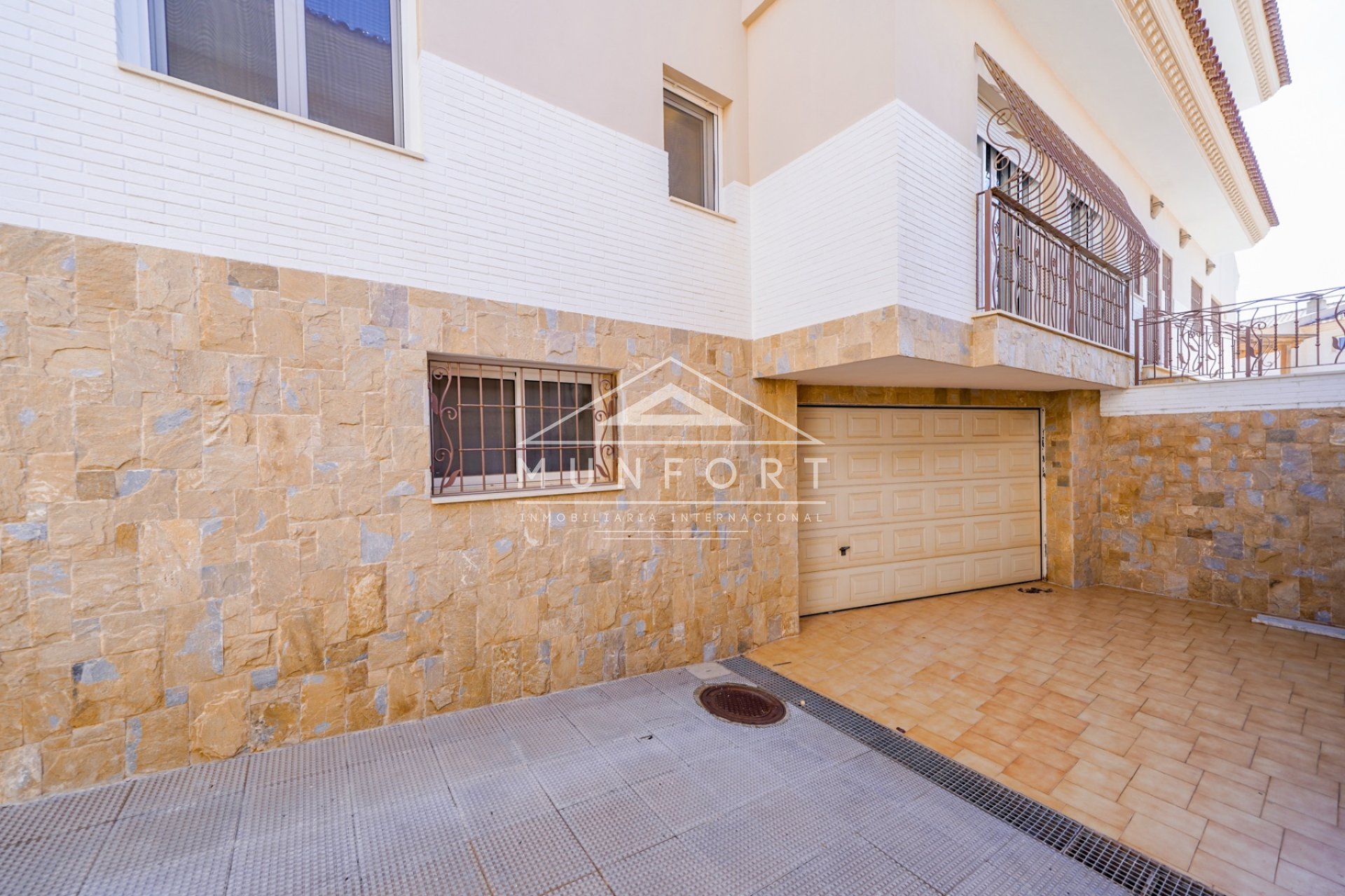 Herverkoop - Luxe villa's -
San Javier