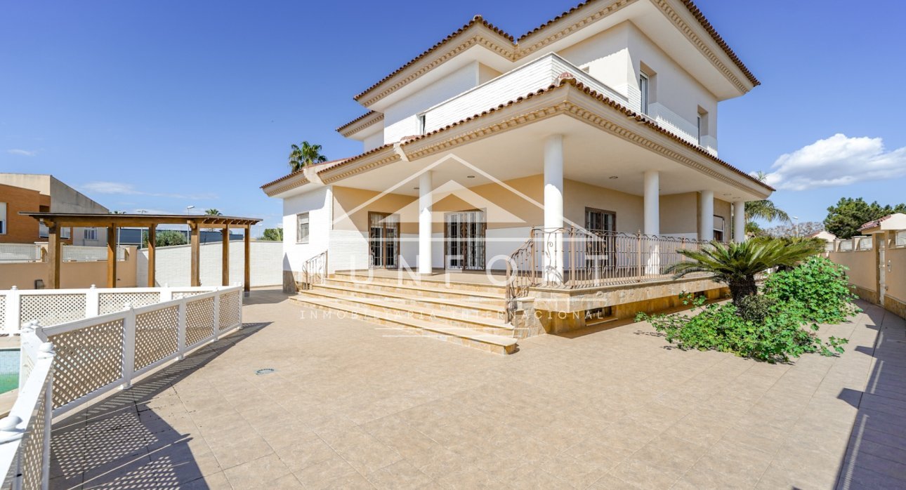 Herverkoop - Luxe villa's -
San Javier