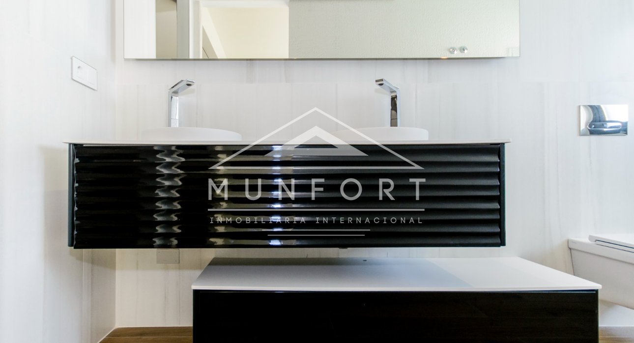 Herverkoop - Luxe villa's -
San Miguel de Salinas