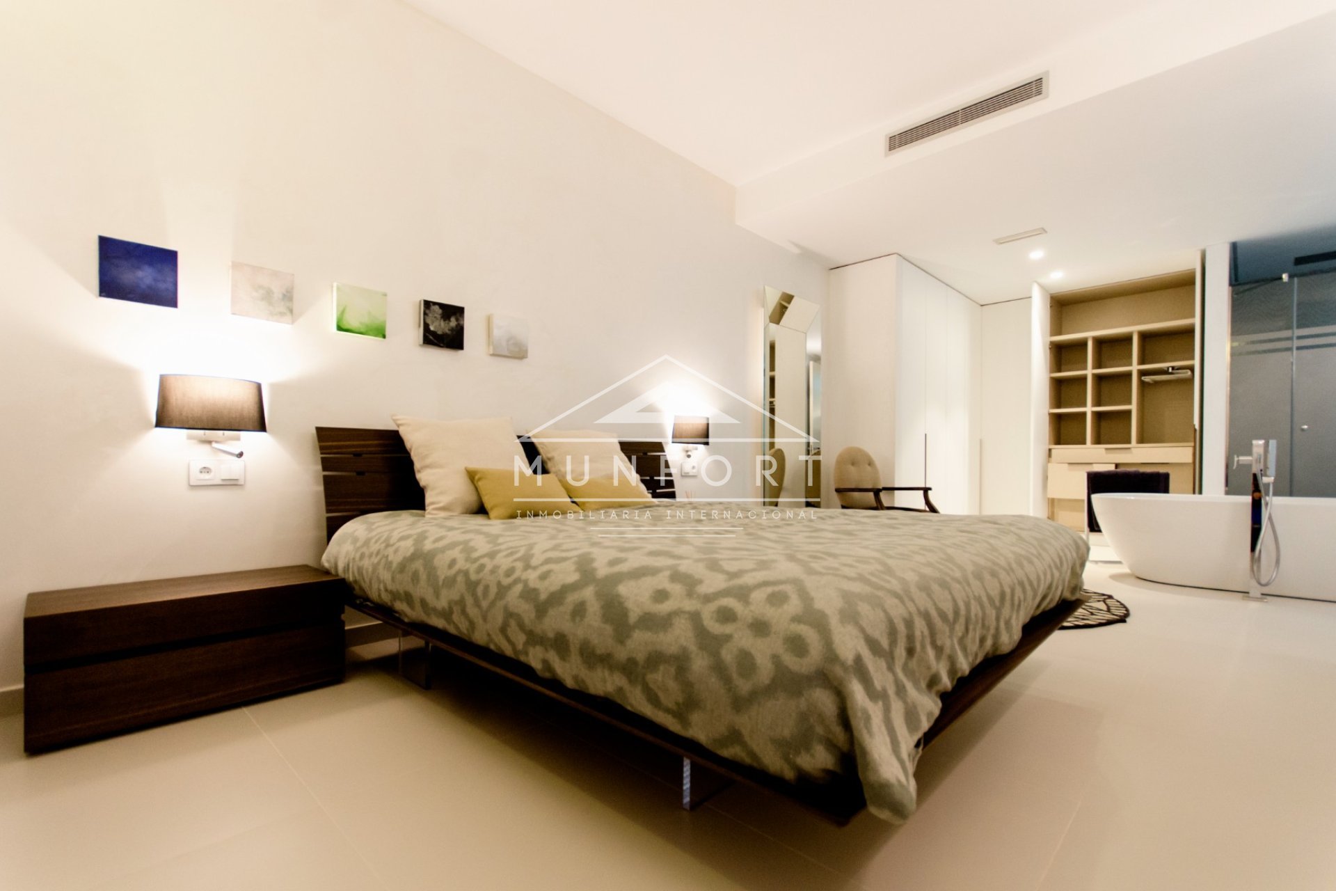 Herverkoop - Luxe villa's -
San Miguel de Salinas