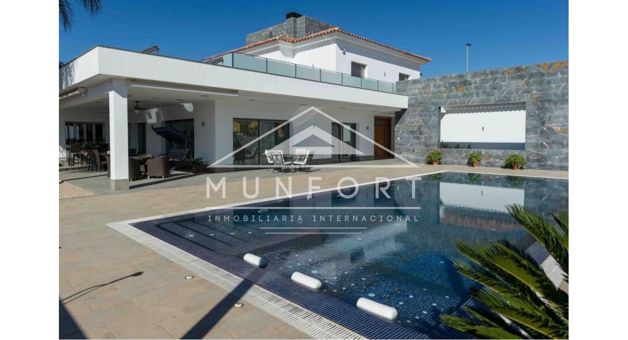 Herverkoop - Luxe villa's -
San Pedro del Pinatar