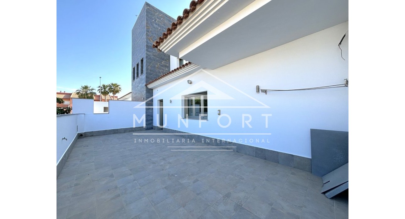 Herverkoop - Luxe villa's -
San Pedro del Pinatar