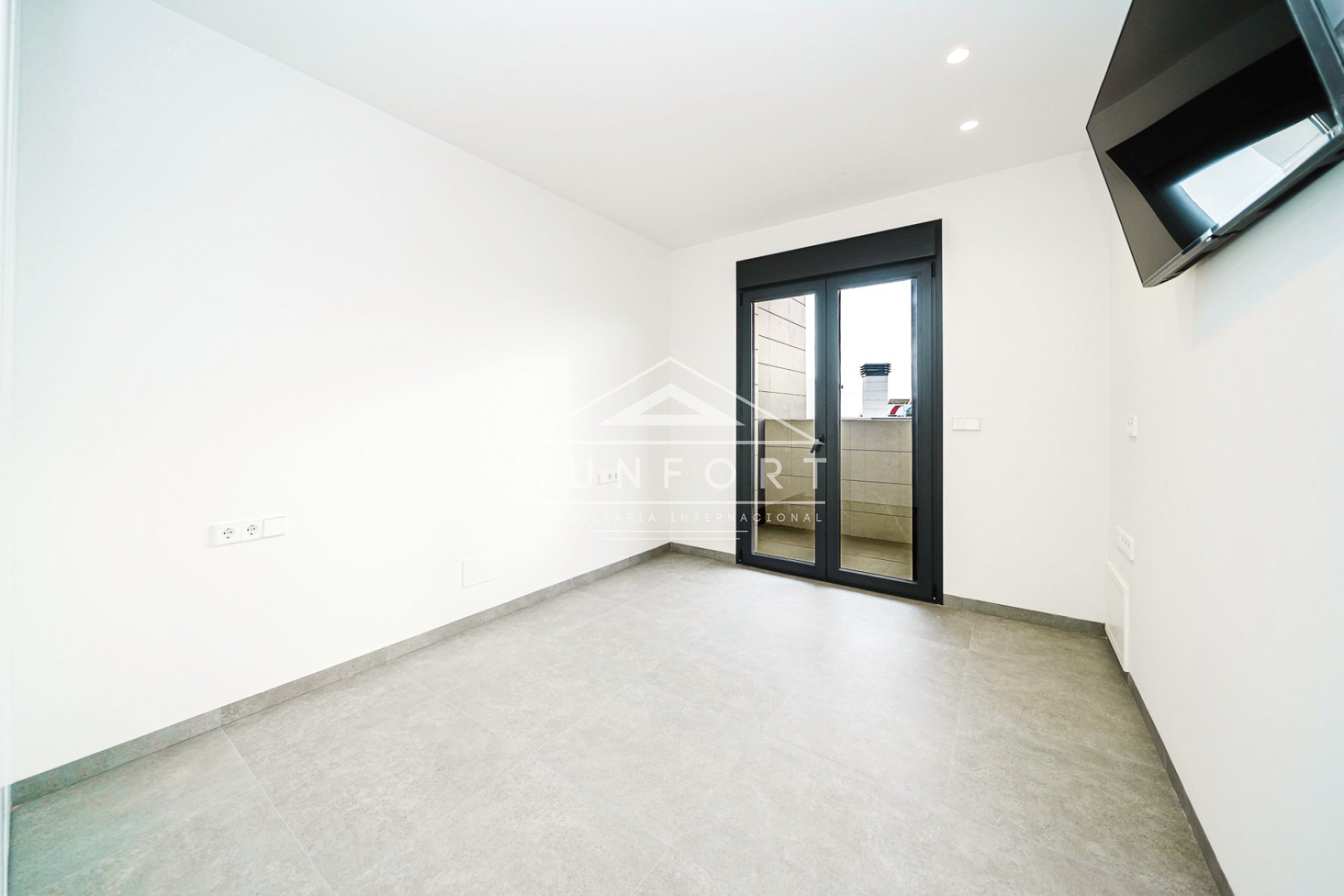 Herverkoop - Luxe villa's -
San Pedro del Pinatar