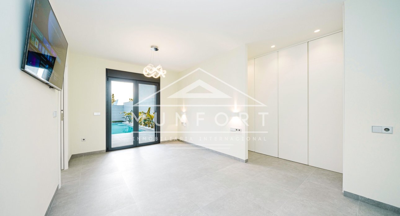 Herverkoop - Luxe villa's -
San Pedro del Pinatar