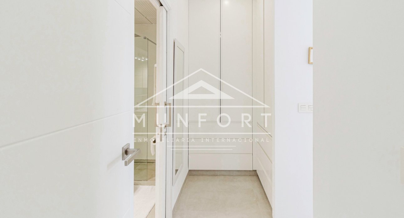 Herverkoop - Luxe villa's -
Sucina